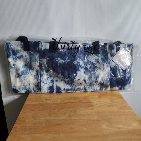 NWT Thirty-One New Horizons Tote, Tie-Dye-Sky - Picture 1 of 4